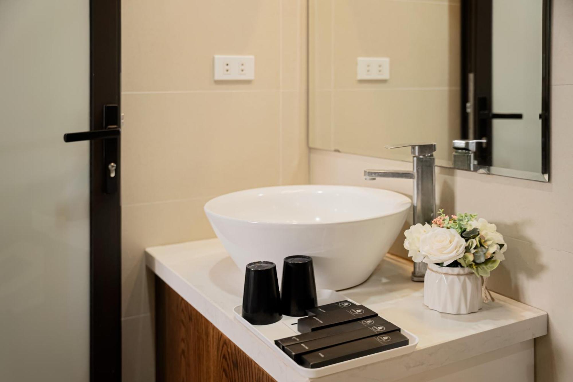 22Housing Hotel & Residence 60 Linh Lang Hanoi Zewnętrze zdjęcie